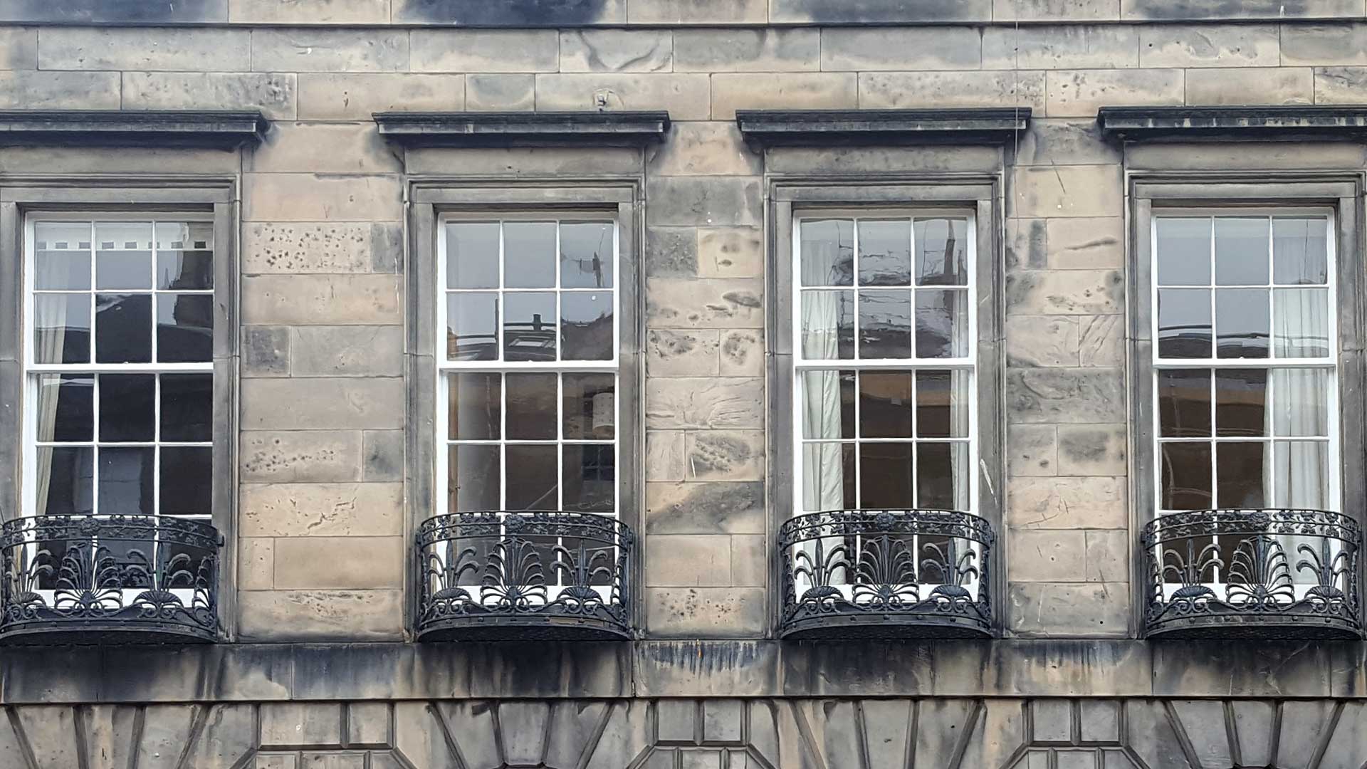 Image of a Sash and Case window in Edinburgh, restored by the Sash and Case Painting Co